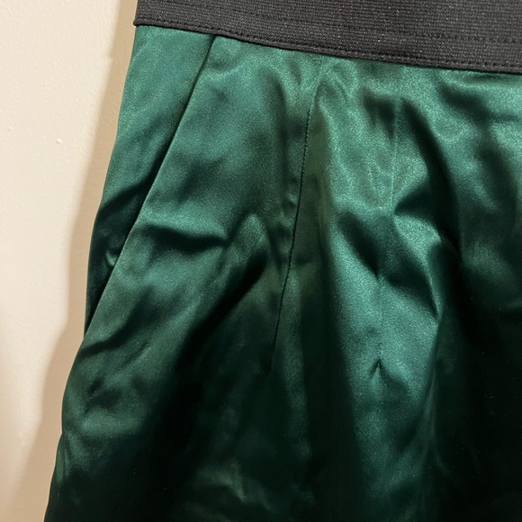 Dolce & Gabbana Green Silk Mini Skirt Black Lace Trim Women’s Size 6 / 42 / S - Picture 7 of 10